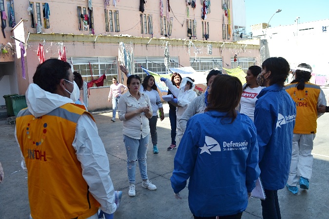Equipos de la Defensoría Regional y el INDH de Coquimbo durante la visita a los módulos de mujeres privadas de libertad.