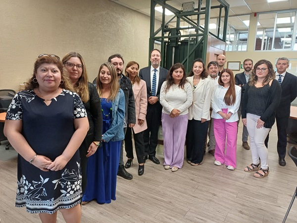 El equipo de defensa penitenciaria con el Defensor Regional, Sebastián Salinero.