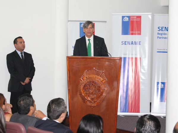 El Defensor Regional (S), Raúl Gil, exponiendo la labor de la defensa pública en el "Programa TTD' en la región de Arica y Parinacota.