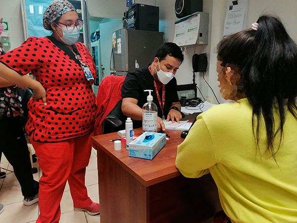 El equipo de salud del Cesfam de Villarrica brindó atención a las internas del CDP de la ciudad.