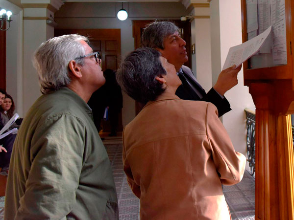 El 11 de octubre pasado, los padres de Raquél Farfán acompañaron al defensor público Víctor Providel en su alegato ante la Sala Penal.