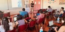 Integrantes del centro de alumnos de la UDA participaron activamente en charla sobre el "Proyecto Inocentes".