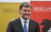 El Defensor Nacional, Andrés Mahnke, quien también ejerce la Coordinación General de AIDEF.