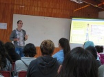 El Defensor Local Jefe de Rapa Nuí, Juan Pablo Moreno, contestó las consultas de los alumnos.