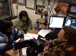 Marioli Lique, facilitadora intercultural junto a Cecilia Fabian, de Conadi, participaron en programa de radio