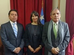 El ministro Javier Moya acompañados de la Defensora Regional Viviana Castel y el abogado Eduardo Camus