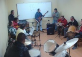 El proyecto “Folclore para la reinseción” entregó instrumentos y equipos de amplificación a los internos de la cárcel de Peumo.
