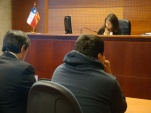El defensor público Andrés Rojas (izquierda) explicó las razones por las que Pablo Ávila (derecha) no quedó en prisión preventiva.