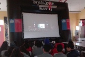 El dispositivo de Cine Movil de INJUV sirvio de gancho para charla sobre RPA y derechos en Antofagasta
