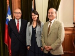 La Defensora Regional Castel y el abogado Pedro Narvaéz, visitaron al presidente de la Corte de Santiago, Miguel Vásquez