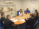 Los representantes de cinco colectividades de migrantes en la reunión en las oficinas de la Defensoría Regional de Tarapacá. 