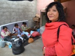 La Facilitadora Intercultural de Arica y Parinacota, Inés Flores Huanca, en una de sus visitas a mujeres indígenas internadas en la cárcel de Arica.