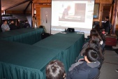 La charla se apoyó en material audivisual que permitió un mayor dinamismo y participación de los adolescentes.