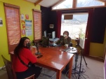 La entrevista fue presencial, en dependencias de radio Chaitén. 