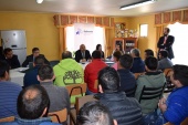 El defensor regional presidió un diálogo participativo en el CET de Talca. 