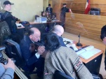 El defensor Ricardo Cáceres junto al defensor Marcelo Pizarro en audiencia de formalización del comunero mapuche Juan Queipul