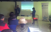 Defensor local jefe de Calama y Facilitadora Intercultural  en charla en Ayquina