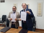 Defensor Regional (s) Crhishian Basualto y el Rector de la UDALBA Rafeal Rossel, luego de firmar convenio interinstitucional 