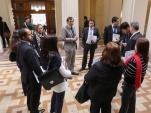 El grupo de defensores públicos latinoamericanos durante su visita a la Corte Suprema, junto a sus colegas chilenos Humberto Sánchez y Pablo Sanzana.