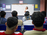 La defensora especializada en adolescentes, Paulina Aracena, estuvo a cargo de la charla dirigida a los j&oacute;venes.