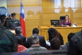 Defensores penales mapuche Pablo Ardouin y Manuela Royo, junto al Jefe de Estudios Mario Quezada en audiencia de control