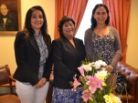 La nueva presidenta de la Corte temuquense, María Elena Llanos, captada entre Sandra Haro (izquierda) y Bárbara Katz (derecha).