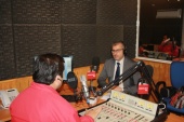 El Defensor Regional, Raúl Palma Olivares en conversación con el locutor de Radio Nostálgica, Franklin Garay.
