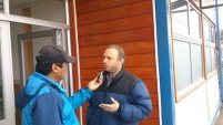 El Defensor Regional en entrevista con Narciso Nahuelquín, para radio Estrella del Mar de Melinka.
