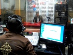  El múltiple hombre de radio frente al Jefe de Estudios de Tarapacá, Cristian Sleman.