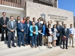 Los representantes de las instituciones firmantes del Convenio en el frontis del Tribunal de Garantía de Alto Hospicio..