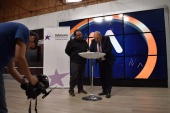 El Defensor Regional del Maule, José Luis Craig firmó el convenio con el director de Programación de TvMaule, Marco Diaz, en los estudios del canal.