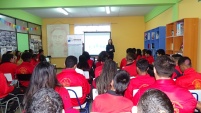 La psicologa de la unidad juvenil expuso a los jovenes sobre Proyecto Inocentes