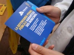 Hasta folletería sobre derechos y garantías de los imputados se entregó en la plaza de justicia realizada en Bulnes.