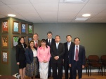 La delegación guatemalteca trabajó toda la semana en Santiago. En la imagen, junto al Defensor Nacional, Andrés Mahnke (al centro, atrás).