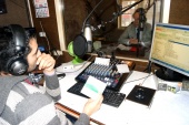 Luis Soto conversó con Jonathan Chandía en los céntricos estudios de la radio en Panguipulli